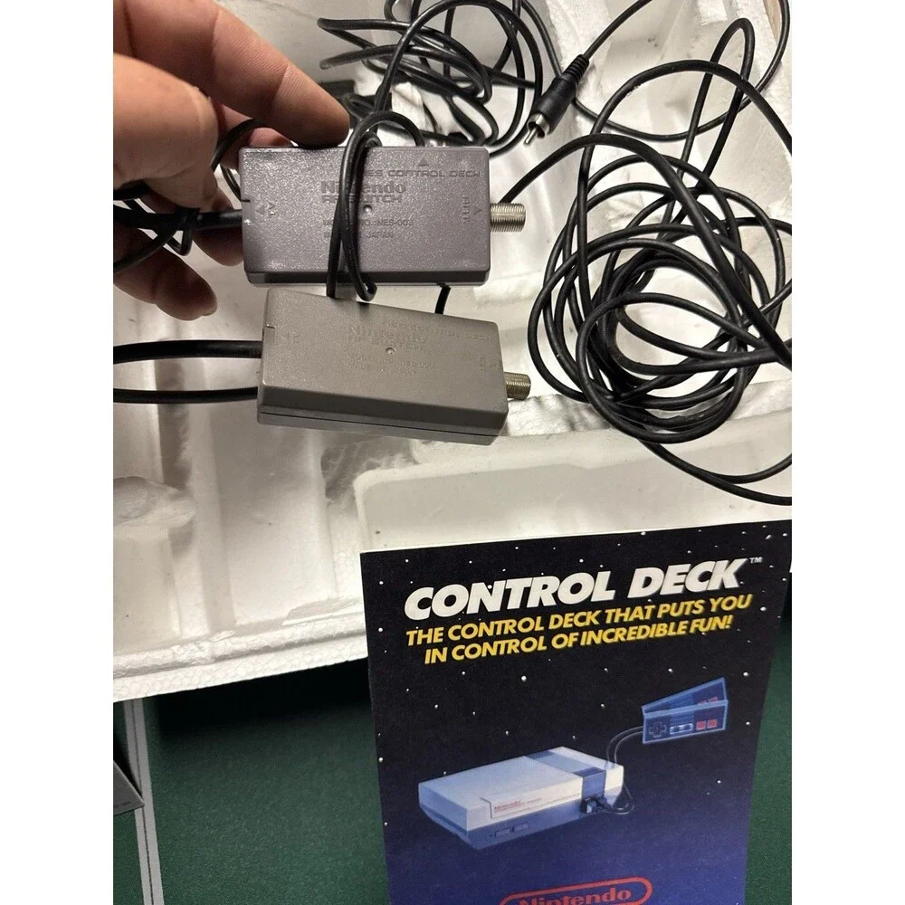 NINTENDO NES ACTION SET ZAPPER NO POWER CORD PARTS ONLY ORG MANUAL